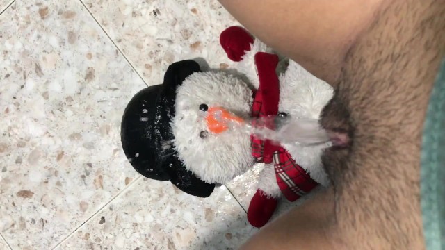 dirty bitch plays with her piss on top of her teddy????